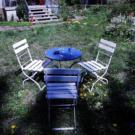 Au Jardin Bed & Breakfast Zuchwil Oda fotoğraf